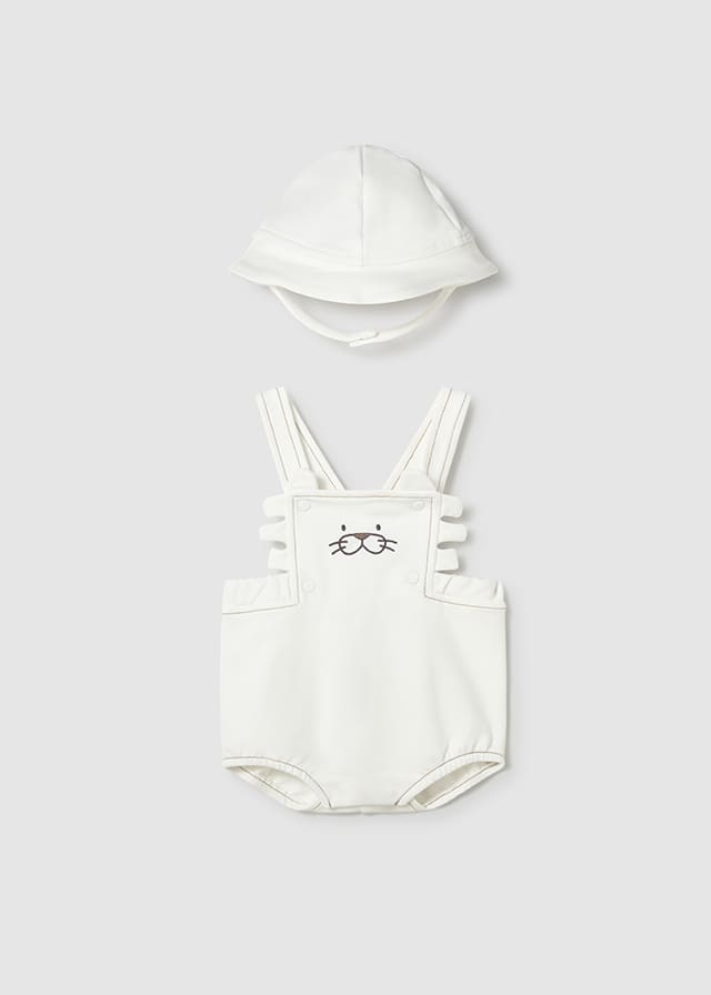 Peto corto y gorro