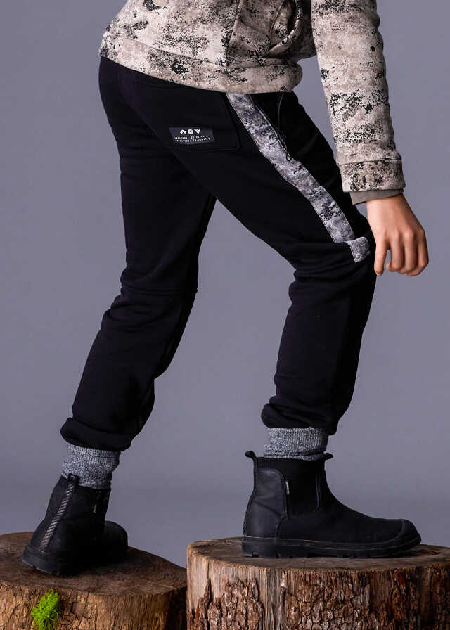 Conj. Pullover estampado y Pantalon contraste plana