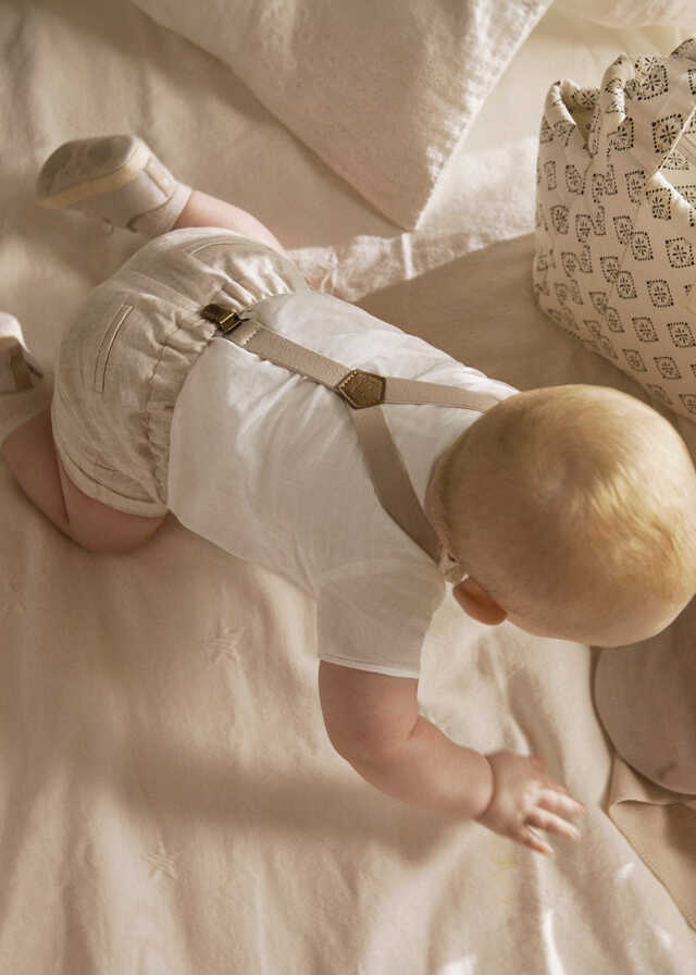 Conj. pantalon corto y camisa