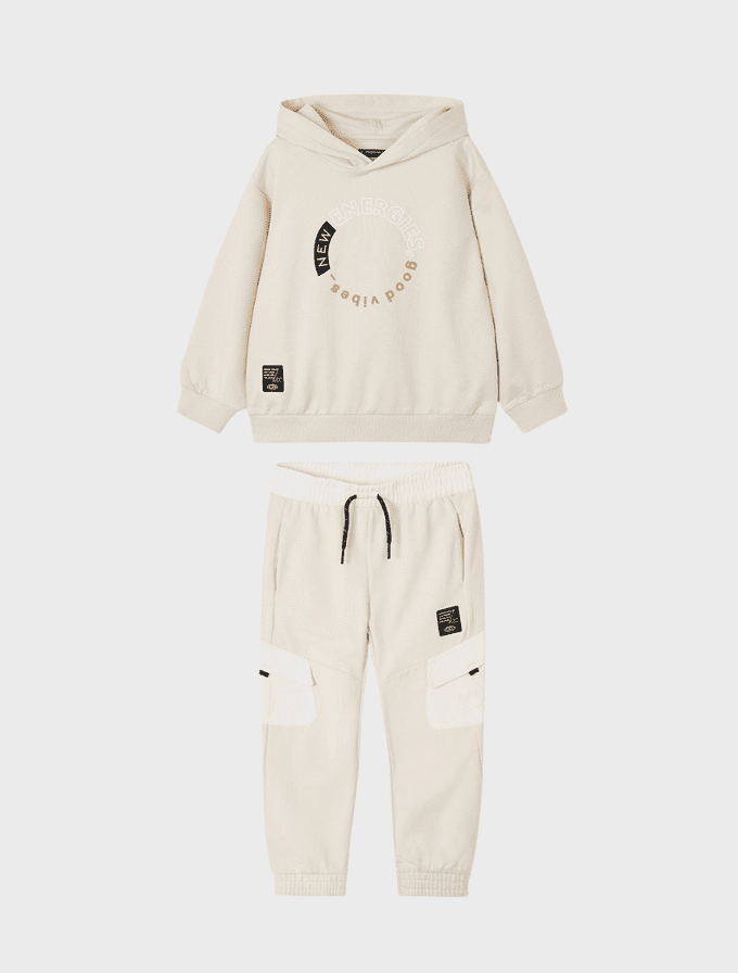 Conj. Pullover "athletics" y Pantalo cargo punto