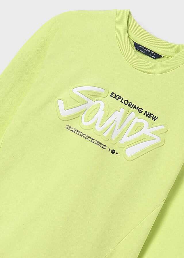 Pullover print embossed