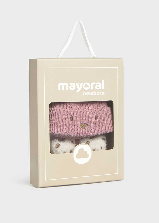 Set de gorro y calcetines