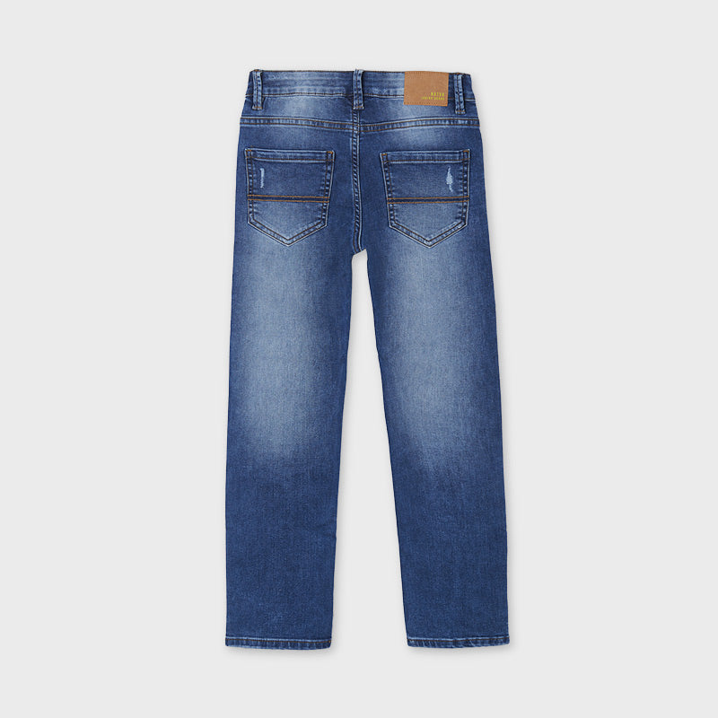 Pantalon tejano straight fit roto